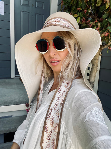 Reversible Wide Brim Hat in Ecru & Beige