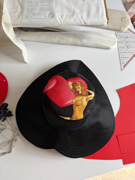 Pin-up Playful Heart Shaped Hat