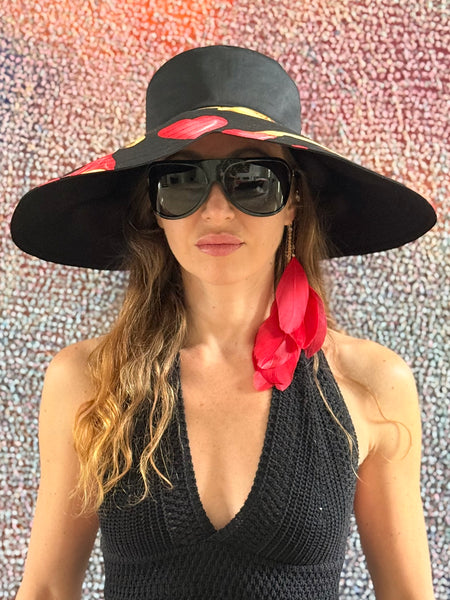 Pin-up Playful Heart Shaped Hat