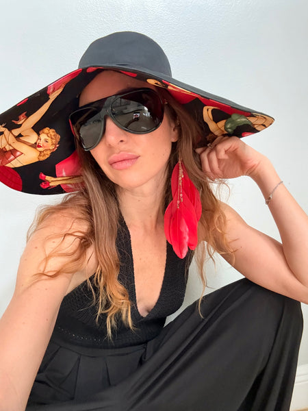 Pin-up Playful Heart Shaped Hat